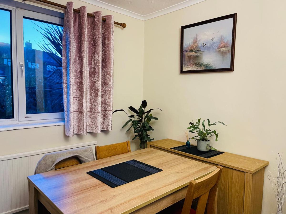 St Ives, King Bed Cosy Home, Parking, Fast Wi Fi St Ives  Exterior foto